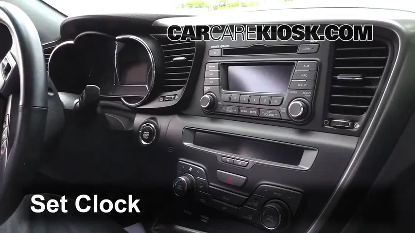 2012 Kia Optima Hybrid 2.4L 4 Cyl. Horloge Régler l'horloge